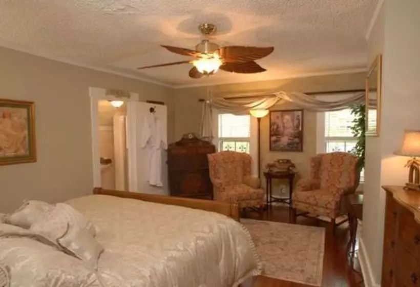 住宿加早餐  Beach Drive Inn