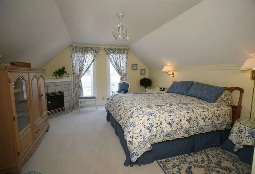 Bed and Breakfast Atrium - Garden Inn By The Sea