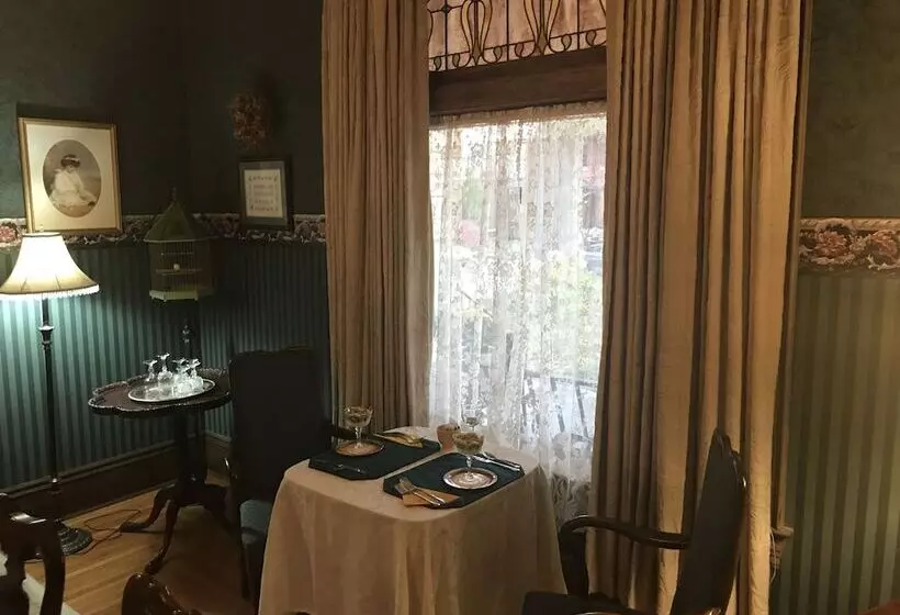 Nocleg ze śniadaniem Brass Pineapple Inn