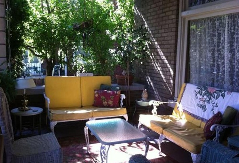 ベッドアンドブレックファースト Brass Pineapple Inn