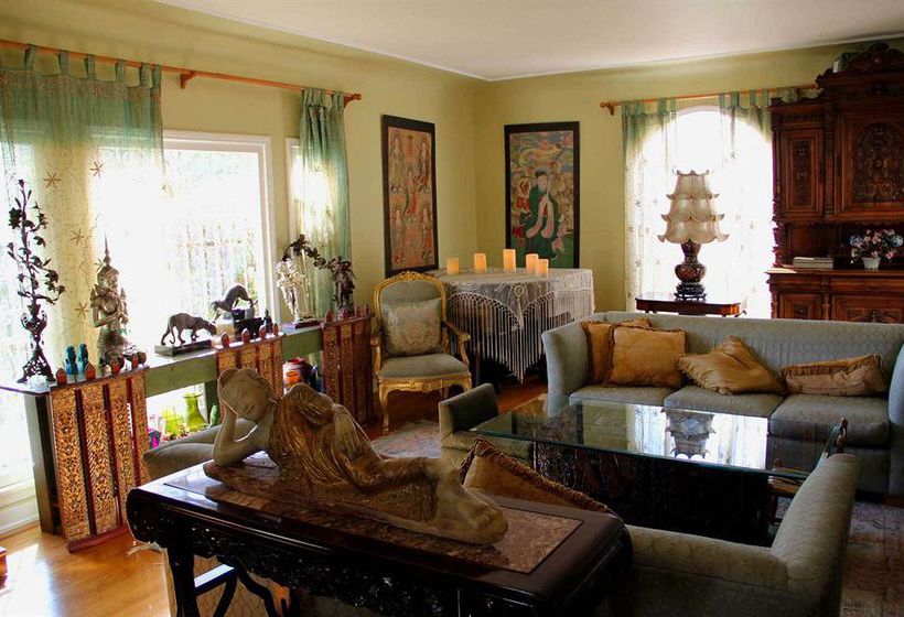 Cinema Suites Bed & Breakfast Hsr1919001050