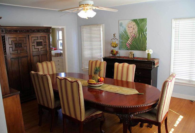 Cinema Suites Bed & Breakfast Hsr1919001050