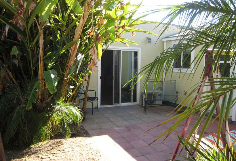 Cinema Suites Bed & Breakfast Hsr1919001050