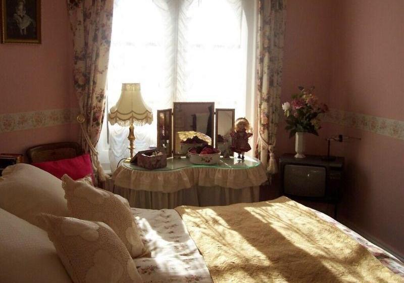 Bed and Breakfast Courtenay House