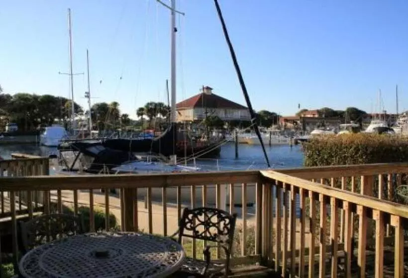 Aamiaismajoitus (B&B) Inn At Camachee Harbor