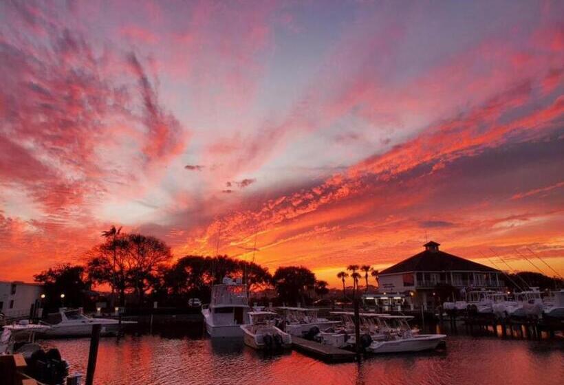 Nocleg ze śniadaniem Inn At Camachee Harbor