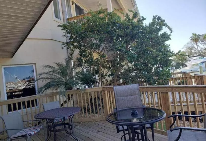 Aamiaismajoitus (B&B) Inn At Camachee Harbor