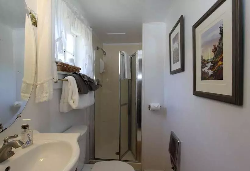 Seagull Inn Bed & Breakfast