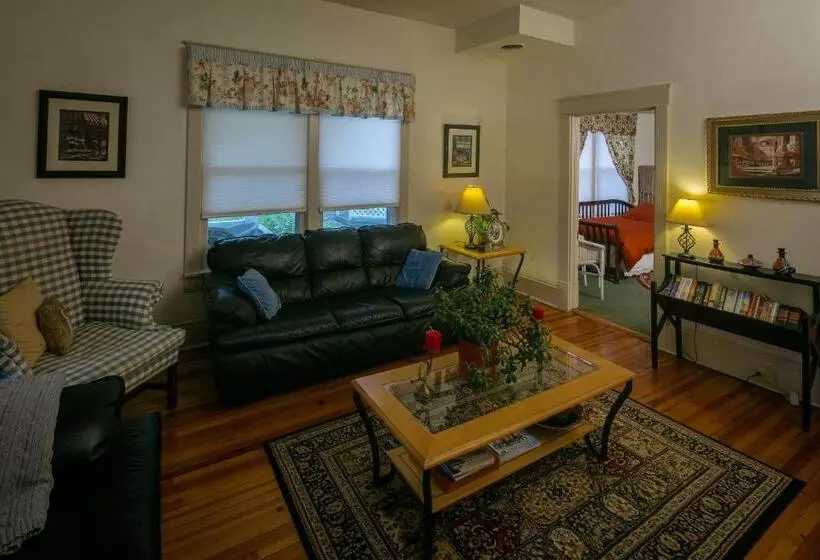 민박 Taylor House Inn