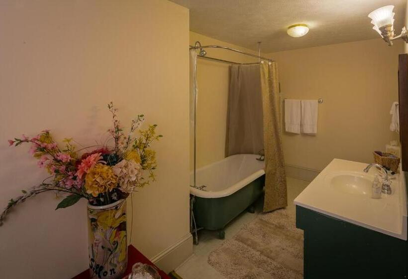 مبيت وإفطار Taylor House Inn