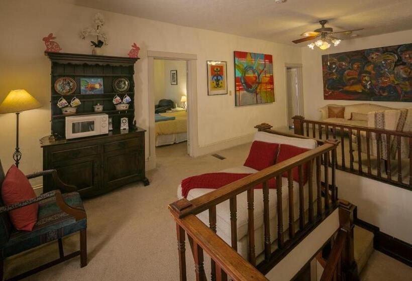 مبيت وإفطار Taylor House Inn