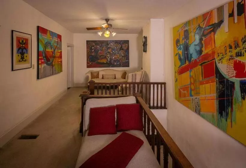 민박 Taylor House Inn