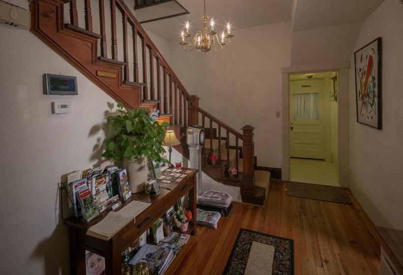 مبيت وإفطار Taylor House Inn