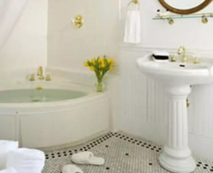 ベッドアンドブレックファースト The Maple Leaf Inn