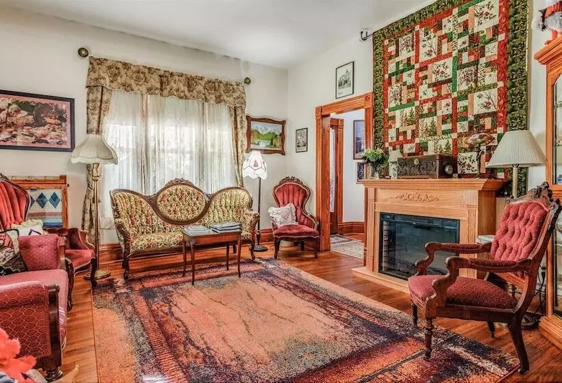 Bed and Breakfast The Silk Pincushion