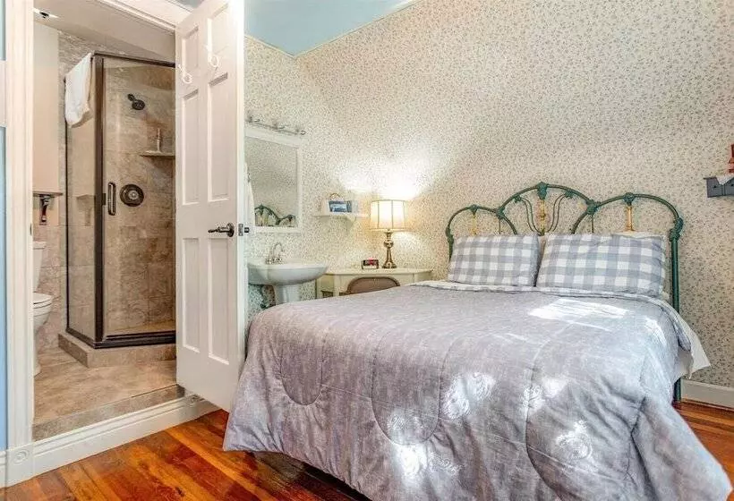 Bed and Breakfast The Silk Pincushion