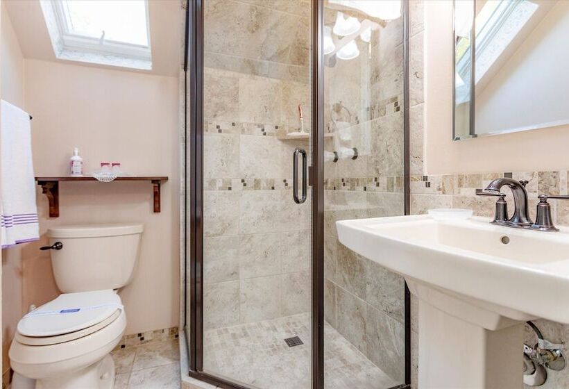 مبيت وإفطار The Silk Pincushion