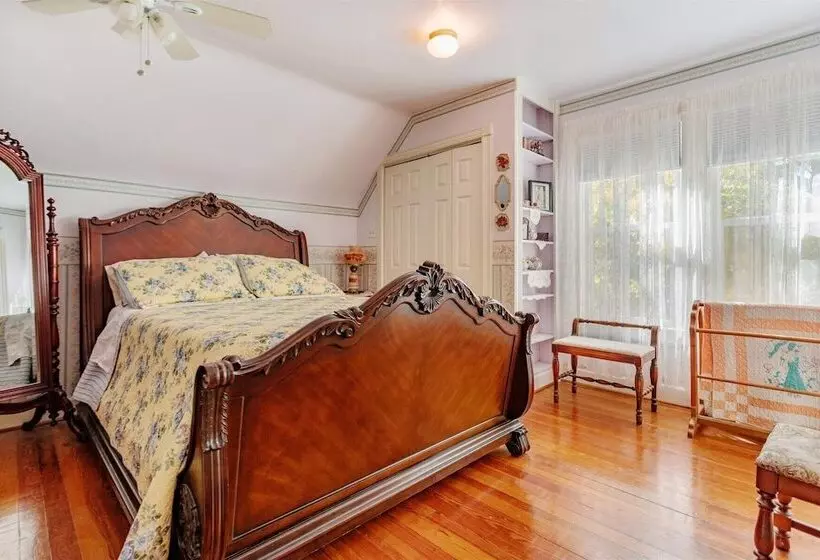 Bed and Breakfast The Silk Pincushion