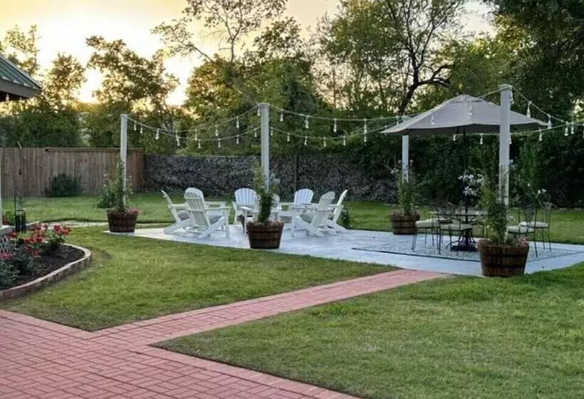 ベッドアンドブレックファースト Woodbine Inn And Restaurant