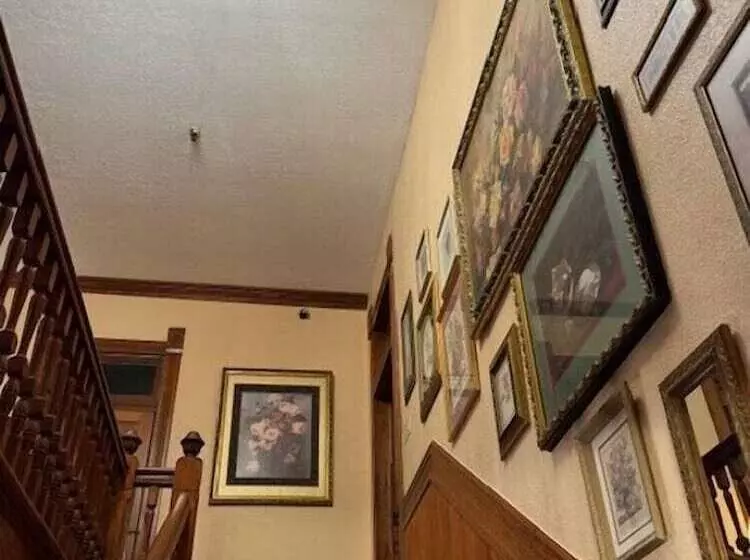 ベッドアンドブレックファースト Woodbine Inn And Restaurant