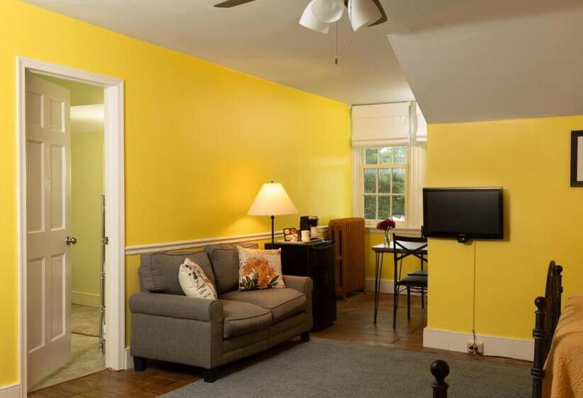 Carlisle House Bed And Breakfast