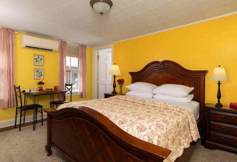 Carlisle House Bed And Breakfast