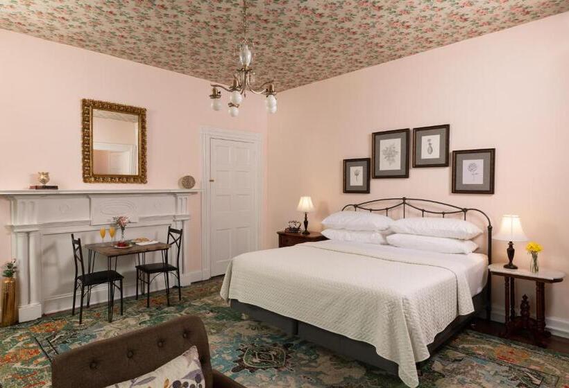 Carlisle House Bed And Breakfast