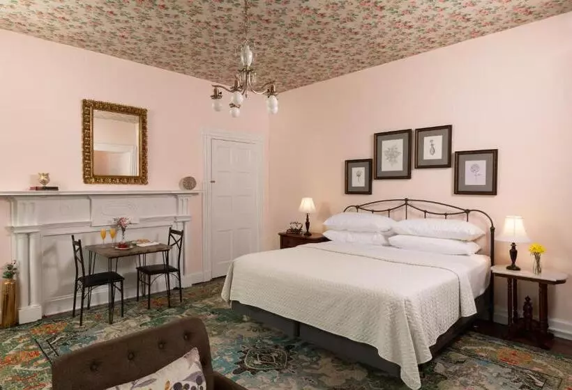 Carlisle House Bed And Breakfast