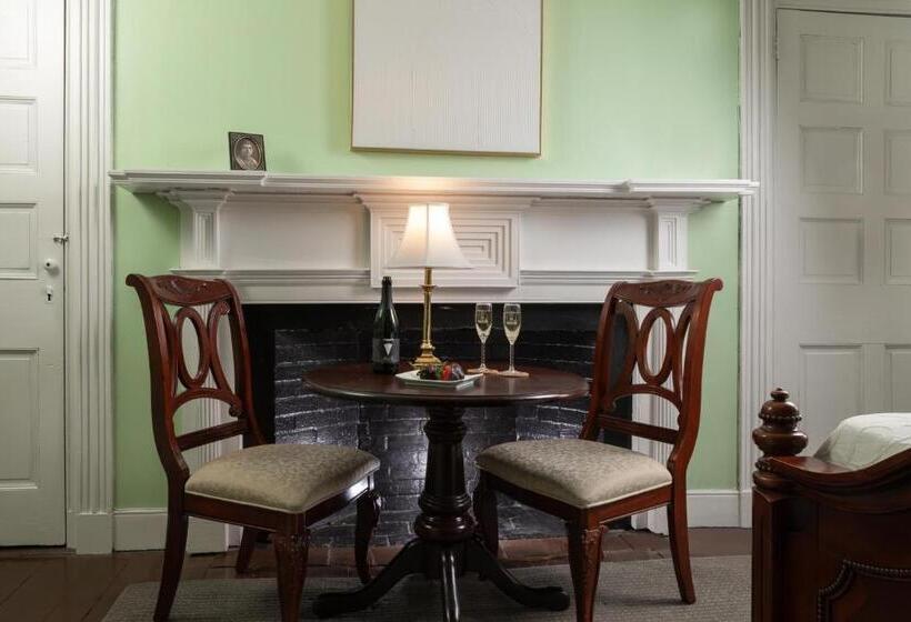 Carlisle House Bed And Breakfast