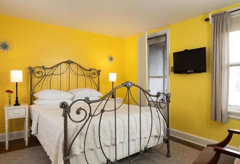 Carlisle House Bed And Breakfast