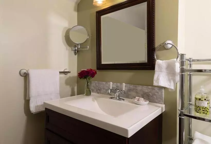 Carlisle House Bed And Breakfast