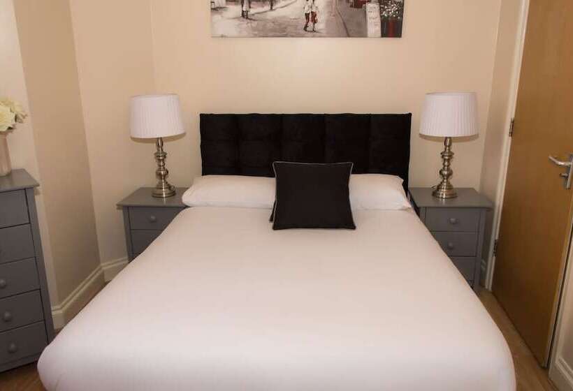 בית מלון כפרי Castle Park