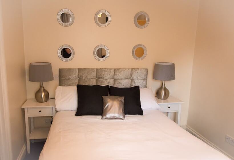 בית מלון כפרי Castle Park