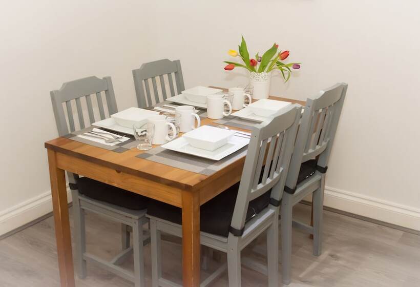 בית מלון כפרי Castle Park