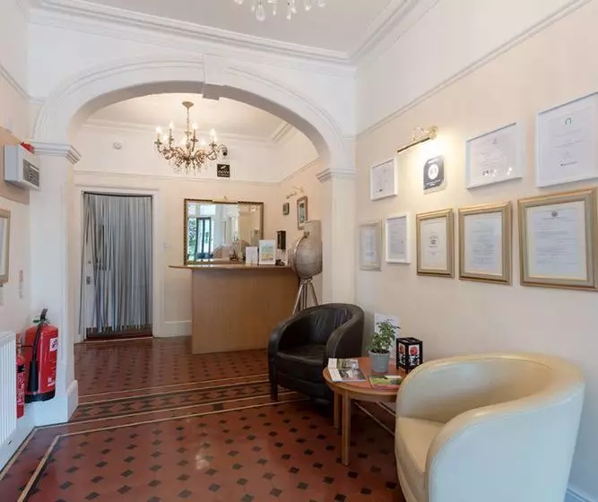 Hotel Downsview Guest House