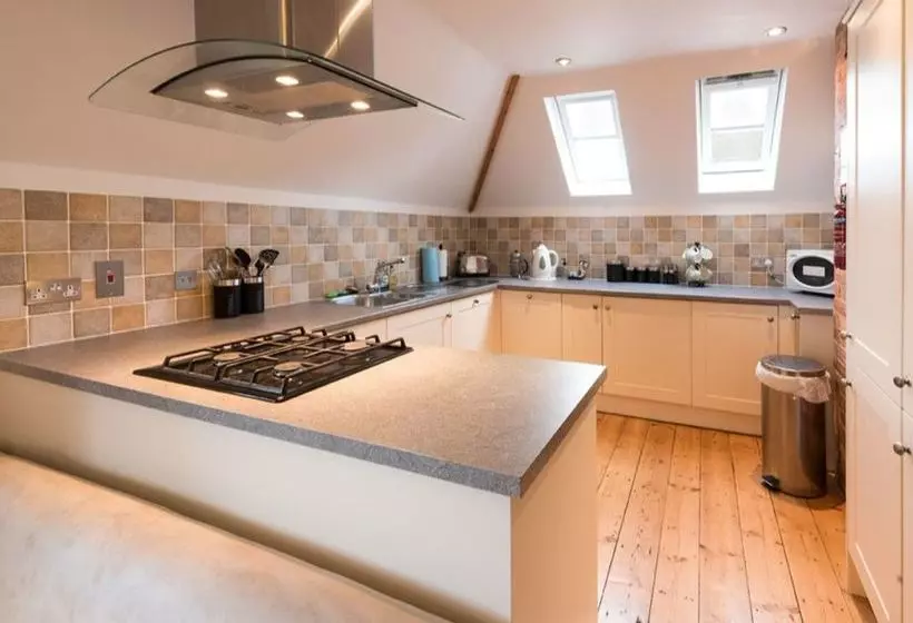 Hotel Downsview Guest House