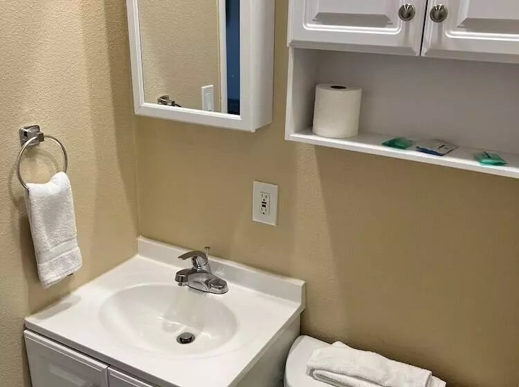 Отель Studio Inn Livermore