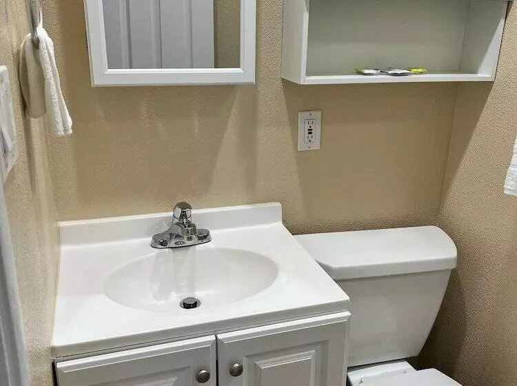 Отель Studio Inn Livermore