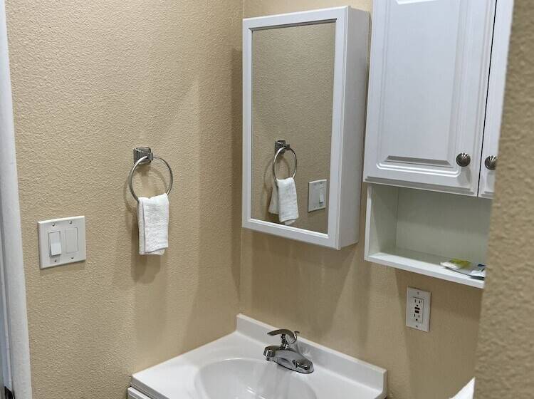 호텔 Studio Inn Livermore