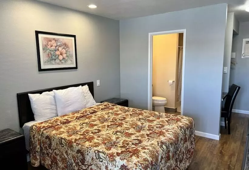 Отель Studio Inn Livermore