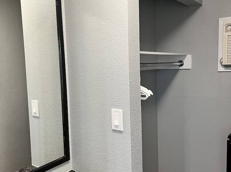 호텔 Studio Inn Livermore