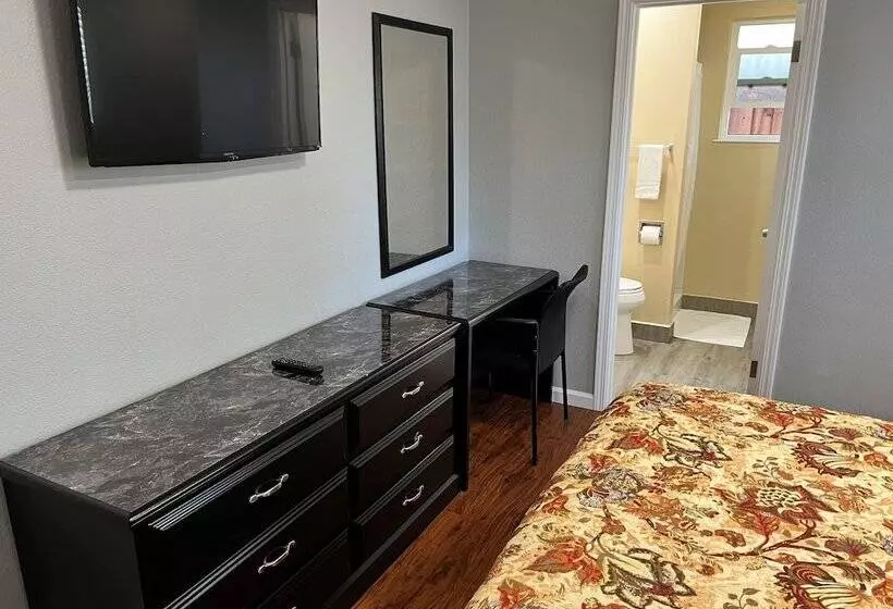 Отель Studio Inn Livermore