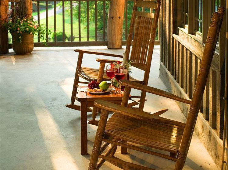 فندق The Esmeralda Inn At Lake Lure