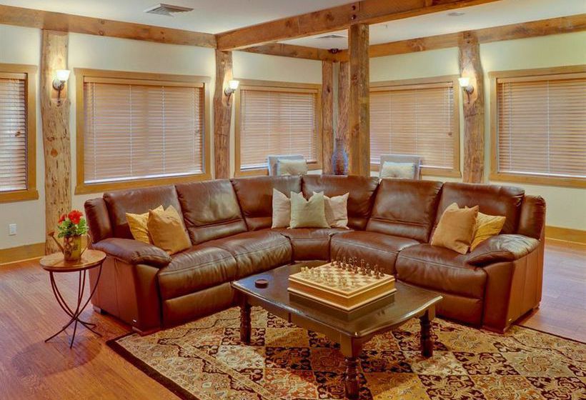 فندق The Esmeralda Inn At Lake Lure