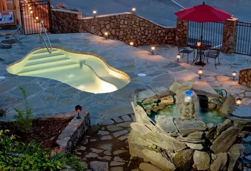 ホテル The Esmeralda Inn At Lake Lure
