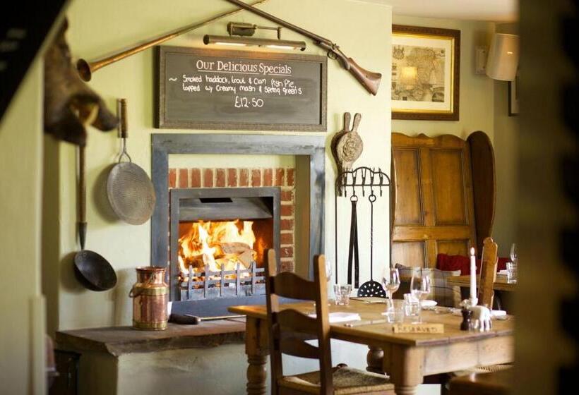 فندق The Woolpack Inn