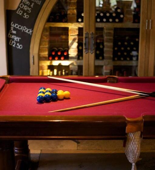 فندق The Woolpack Inn