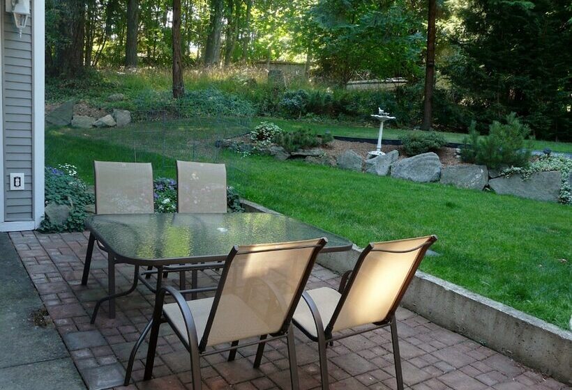 Maple View Bed And Breakfast