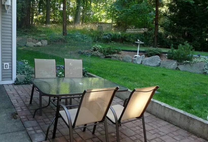 Maple View Bed And Breakfast