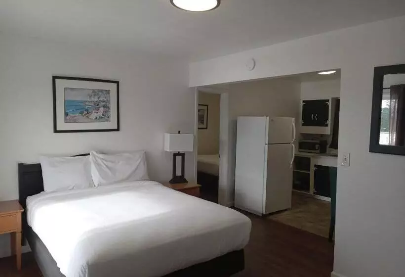 מוטל Blue Coast Inn & Suites